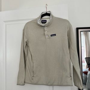 Women’s Khaki Pategonia